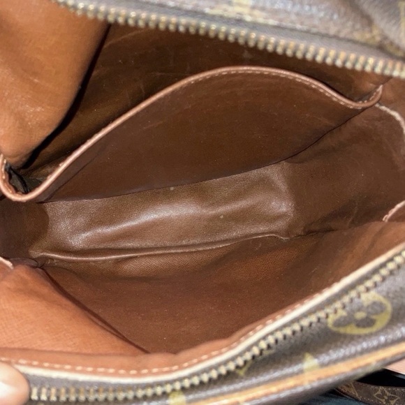 Louis Vuitton Danube Monogram canvas crossbody with COA for Men or Women - EUC - Picture 6 of 7